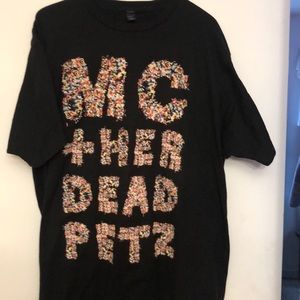 Miley Cyrus + Her dead petz concert shirt XL